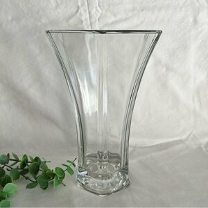 Hoosier Glass Hexagon Vase (NO bundling)